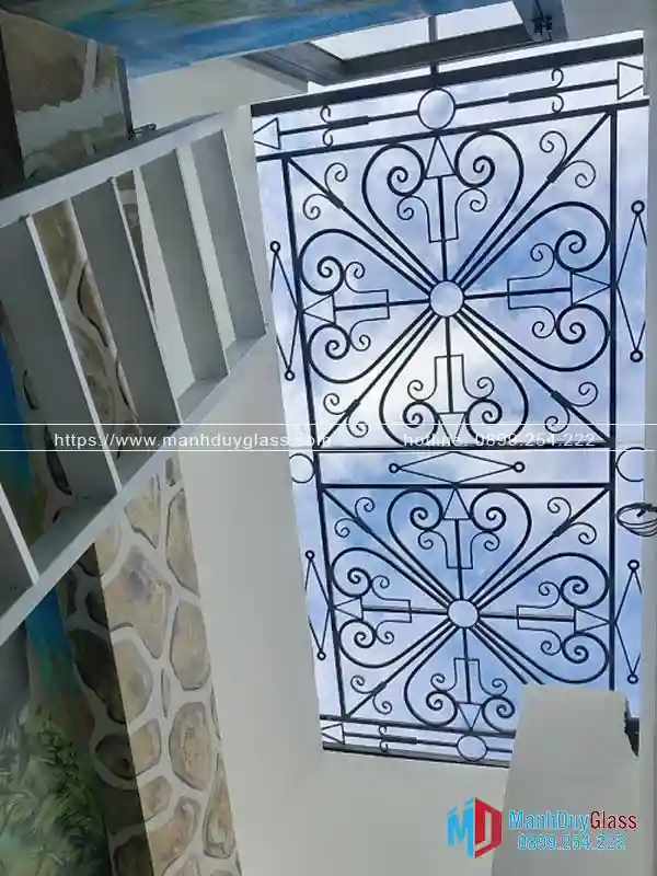 Mái kính giếng trời cung cấp ánh sáng tự nhiên 