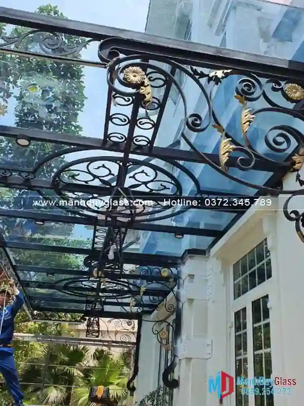 mai-kinh-hanh-lang-biet-thu-sang-trong