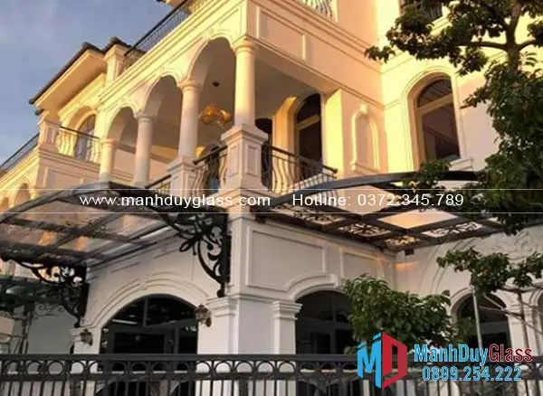 mái-kính-sắt-nghệ-thuật-biệt-thự-hiện-đại