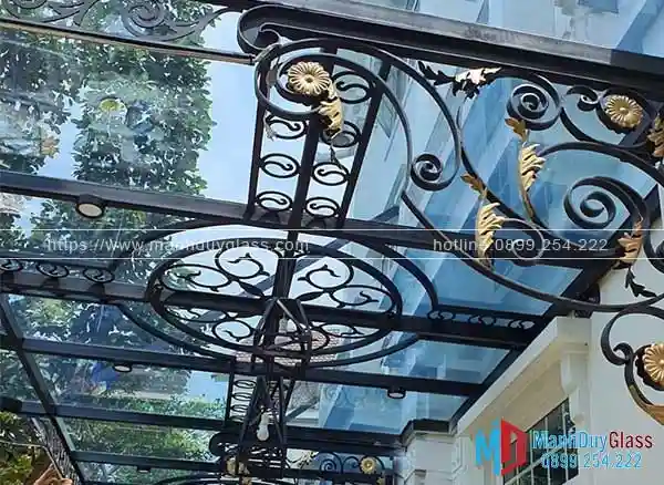  Kính màu sử dụng cho mái kính sắt nghệ thuật