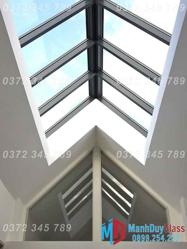 mái kính giếng trời