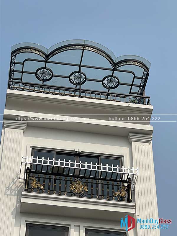 Thi công mái kính sắt nghệ thuật phong cách cổ điển