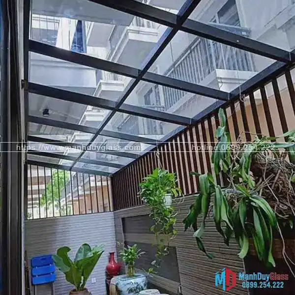 Mái kính cường lực cho nhà vườn