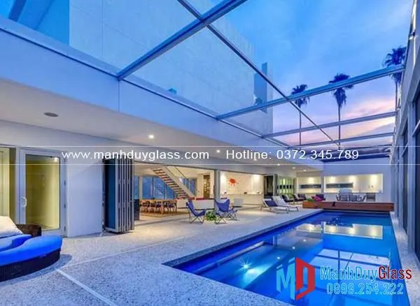 mái kính cường lực cho bể bơi