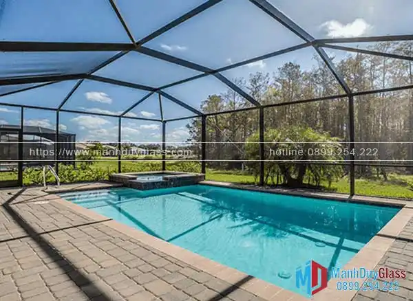 Mái kính bể bơi