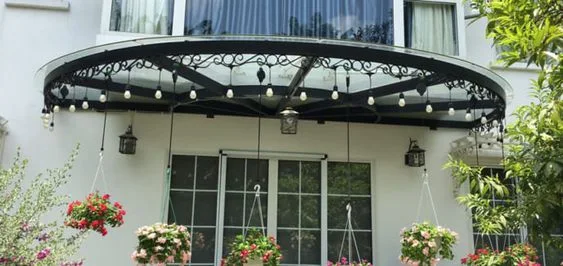 mái kính kết hợp đèn