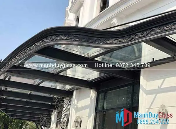 mái kính khung sắt cho tòa nhà