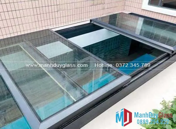 mái kính giếng trời tự động lấy gió