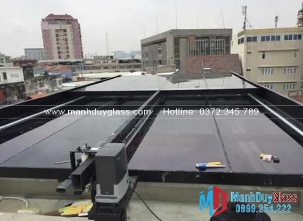 mái kính giếng trời di động