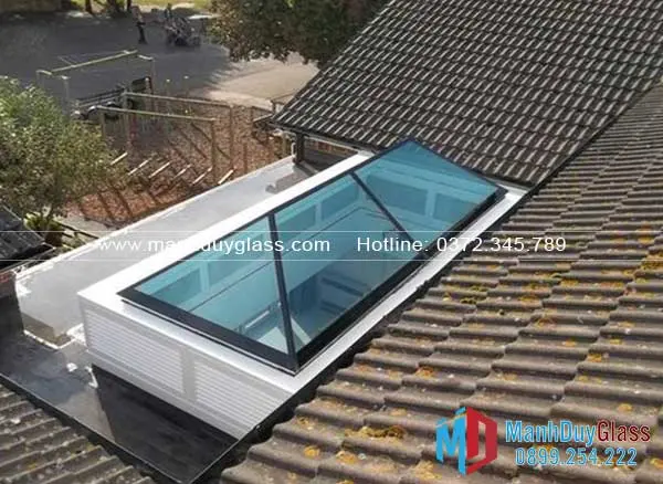 mái kính lấy sáng hình chóp