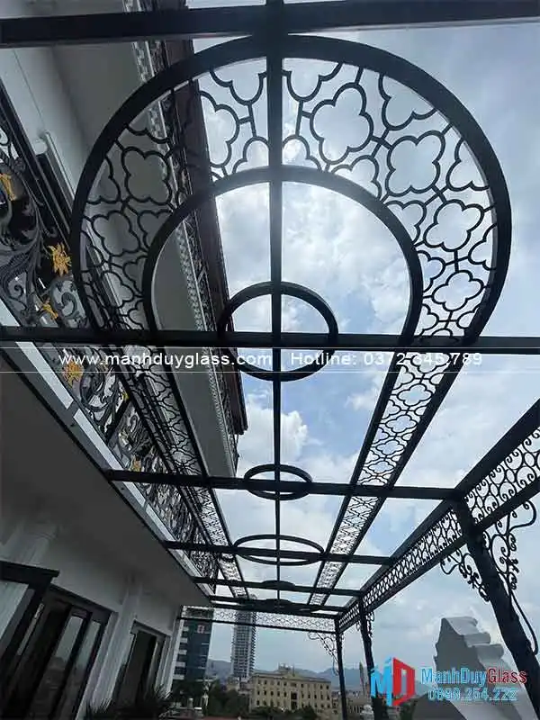 Kkung sắt sau khi được lắp hoàn thành