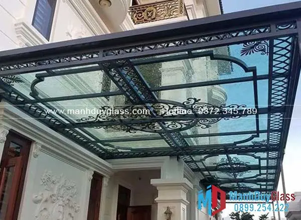 mái che kính khung sắt mỹ thuật