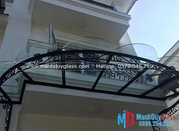Mái kính hoa văn khung sắt
