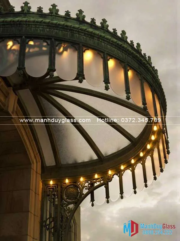 mái kính vòm kết hợp đèn led