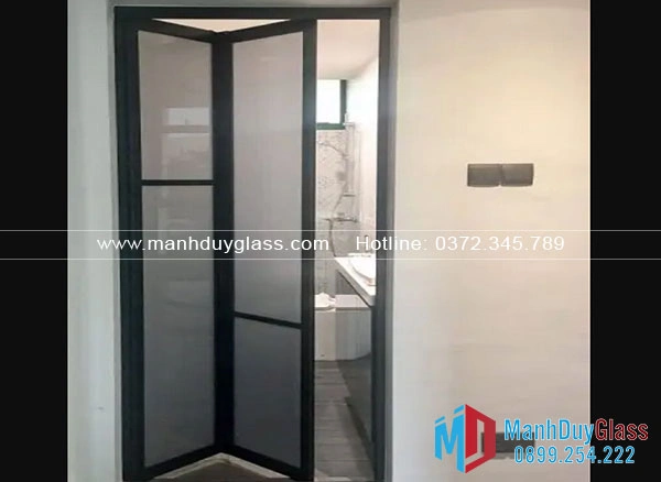 cửa-xếp-gấp-nhôm-kính-2-bất