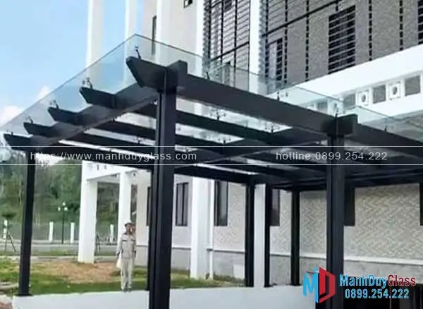 Mái kính cường lực chống tia UV