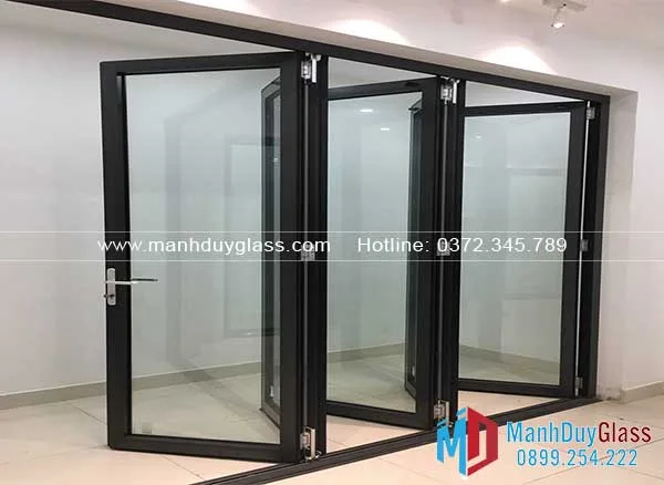 cửa-xếp-gấp-nhôm-kính-giá-rẻ