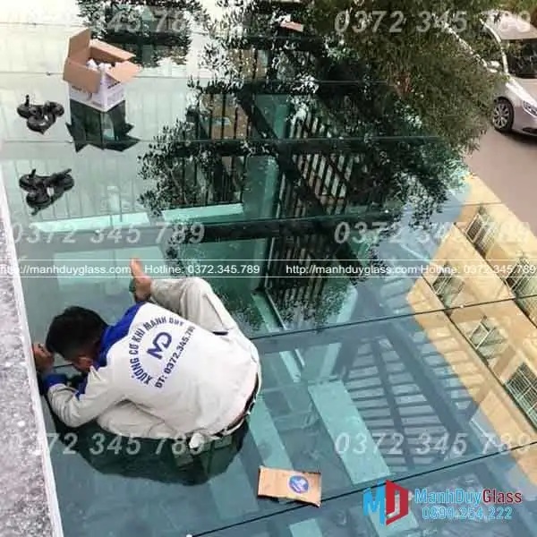 Lắp đặt mái kính bể bơi uy tín