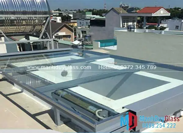 Đội ngũ lắp đặt mái kính trượt tự động