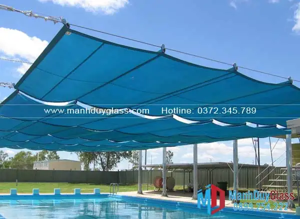 Mái kính bể bơi công cộng