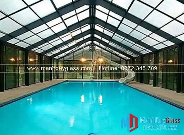 Mái kính di động bể bơi