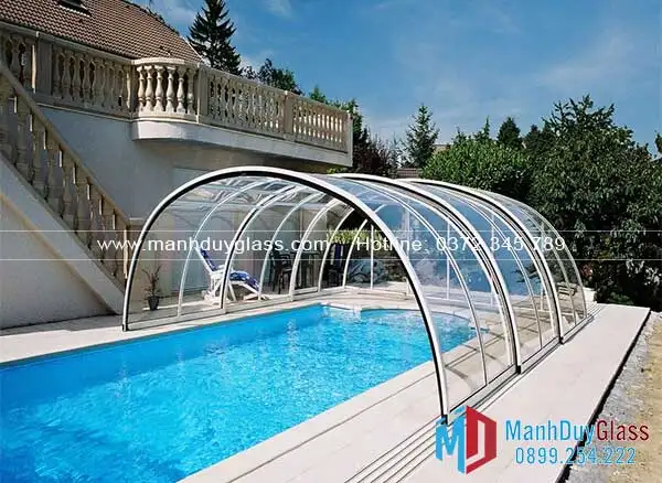 Mái kính vòm cong bể bơi