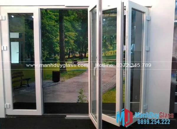 cửa-xếp-gấp-nhôm-kính-an-toàn