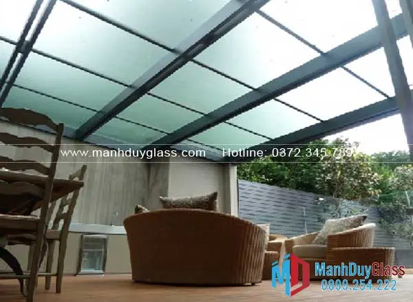 Ánh sáng tự nhiên qua mái kính