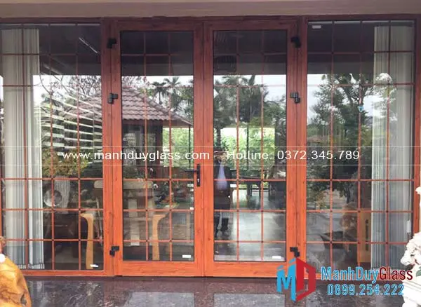 cua-nhom-gia-go-van-go-hien-dai