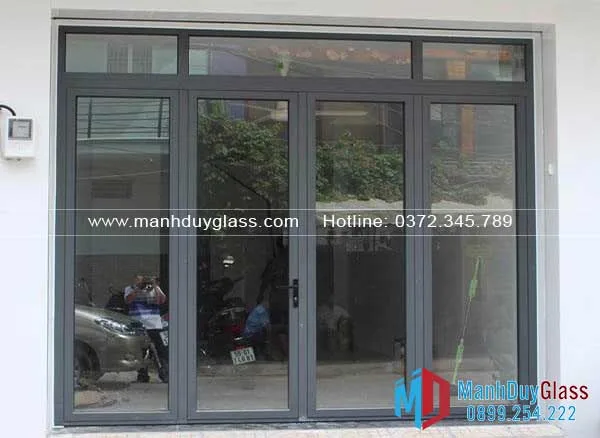 cửa-nhôm-he-55-tỉ-lệ-giá-chất