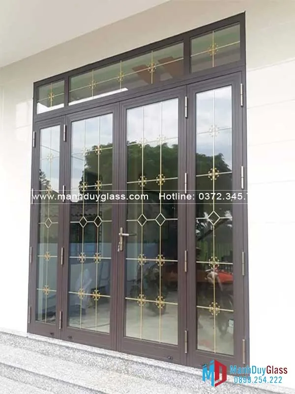 cửa-kính-hộp-mở-quay-trong-ngoài 
