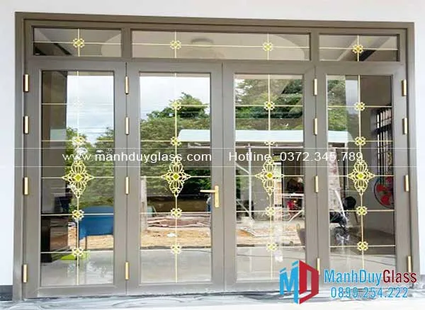  cửa-kính-hộp-màu-xám 