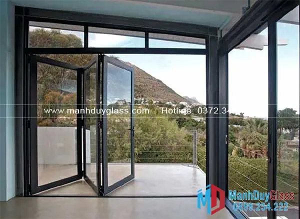 cửa-xếp-gấp-nhôm-kính-linh-hoạt