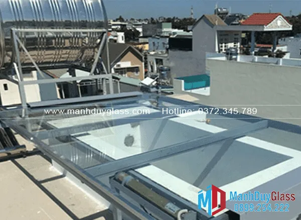 Hệ thống thoát nước mái kính dạng mái bằng
