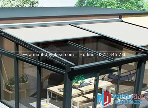 Hệ thống thoát nước mái kính giúp bảo vệ công trình khỏi tác động của nước mưa.