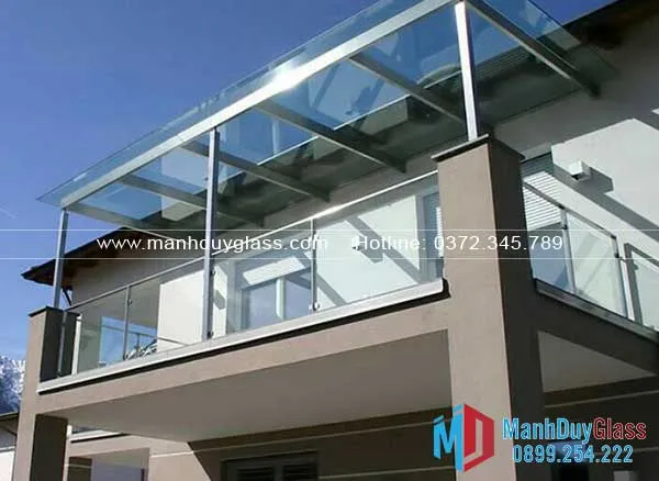 mai-kinh-khung-inox-ve-dep-doc-dao-sang-tao