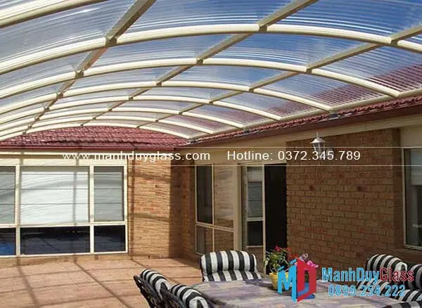 mai-kinh-khung-inox-tao-do-ben-