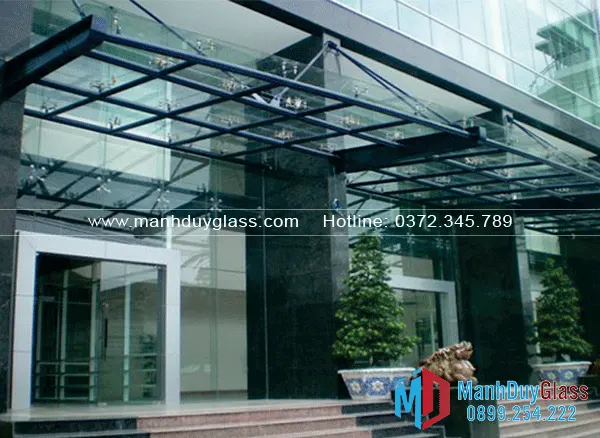 Mái kính chân nhện 4 chân