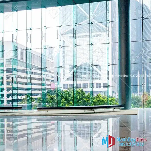 Mái kính chân nhện tại văn phòng