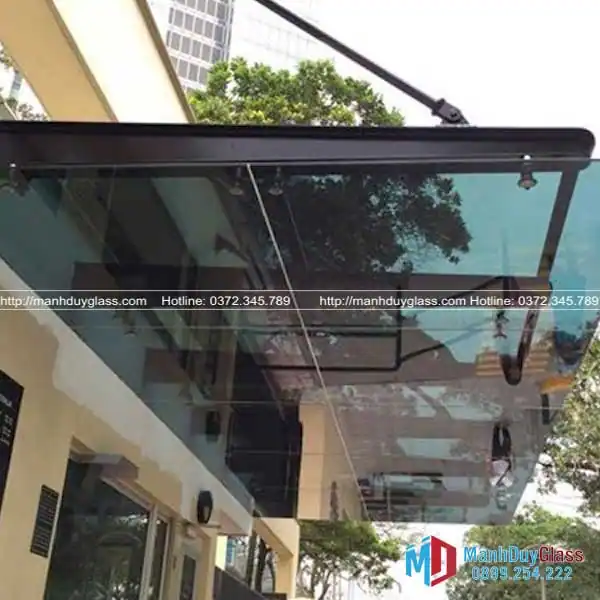 Mái kính treo cho công trình công cộng