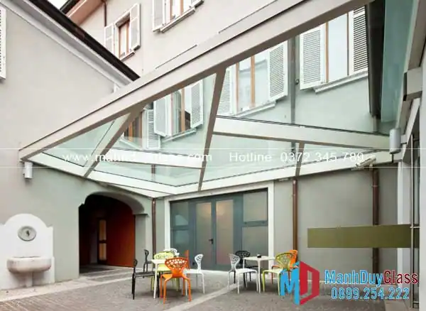 Mái kính treo cho quán cà phê