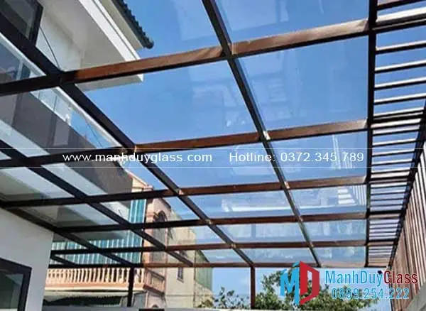 mái kính treo tinh tế