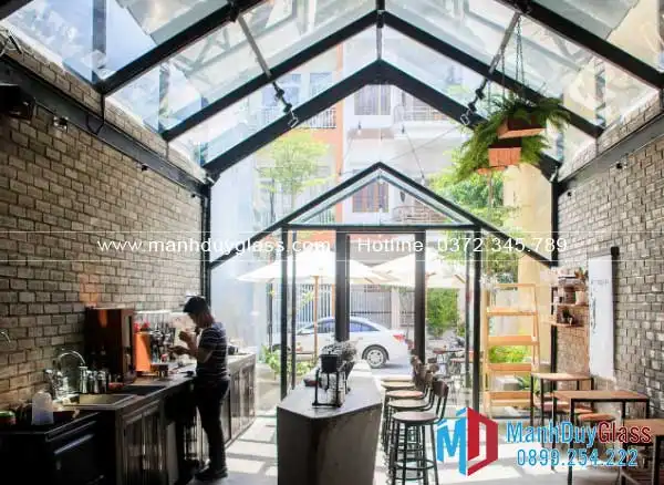 Mái kính trượt quán cà phê 