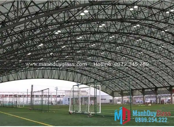 Mái kính trượt sân vận động