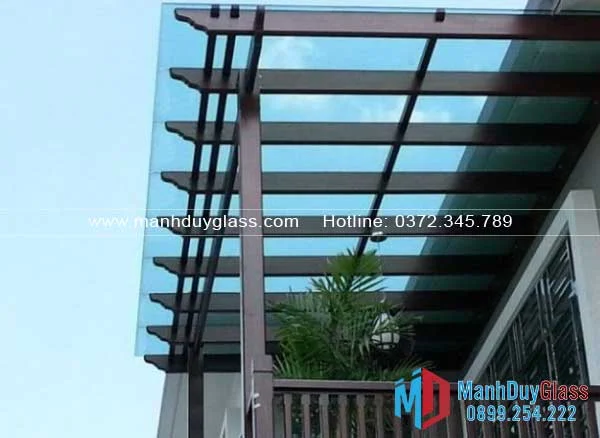 Mái kính trượt sân vườn 