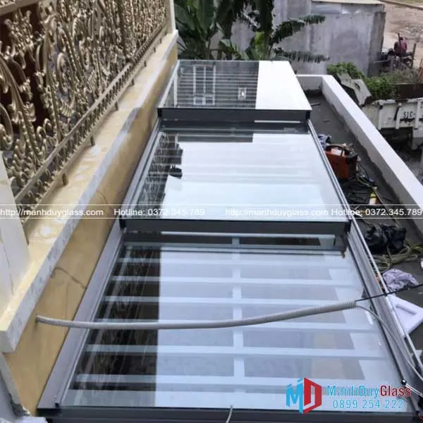 Mái kính trượt tự động 