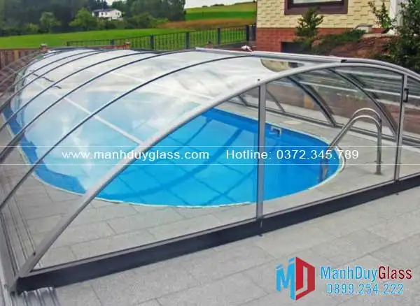 mái kính vòm khung gỗ cho bể bơi