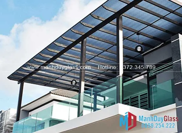 Thi công mái kính xanh đen
