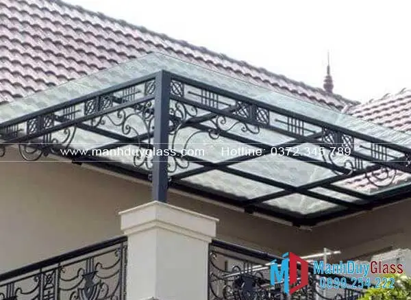 Thiết kế mái kính ban công đẹp