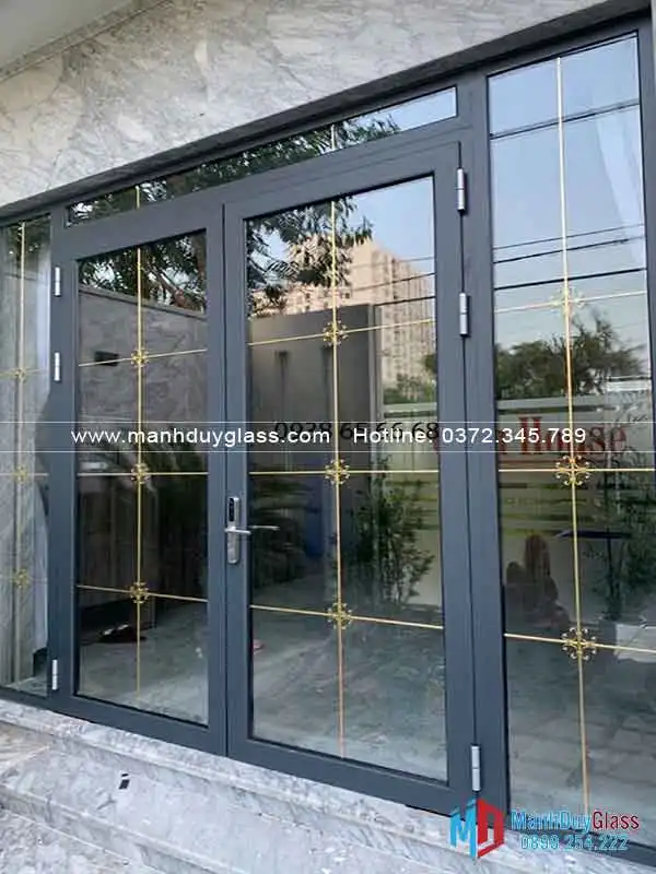 cửa-đi-nhôm-kính-hộp 